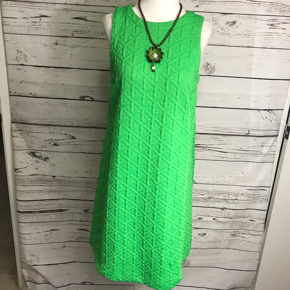Crown and Ivy Green Embossed Fabric Sleeveless Dress - XS